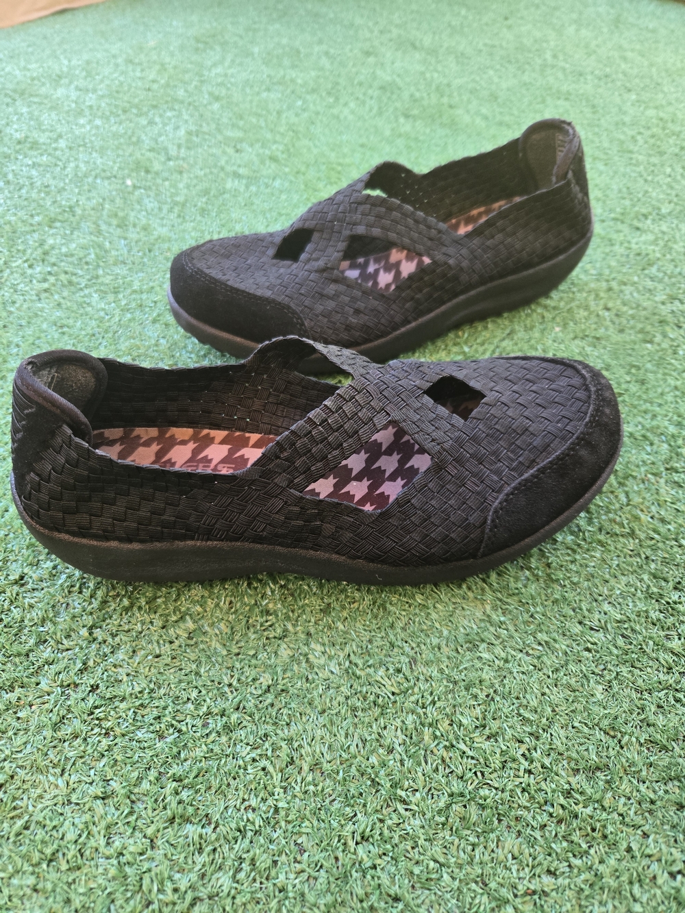 Skechers Savor-Entice slip-on